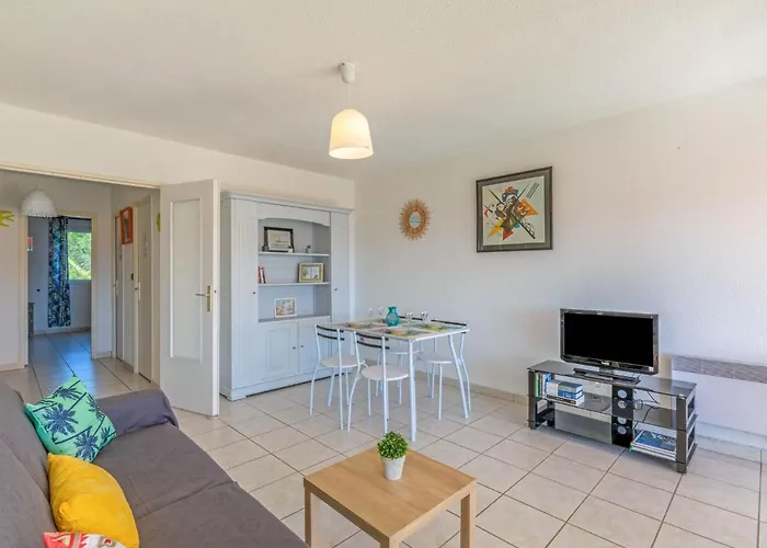 Les Coteaux Du Preconil-3 By Interhome Appartement *